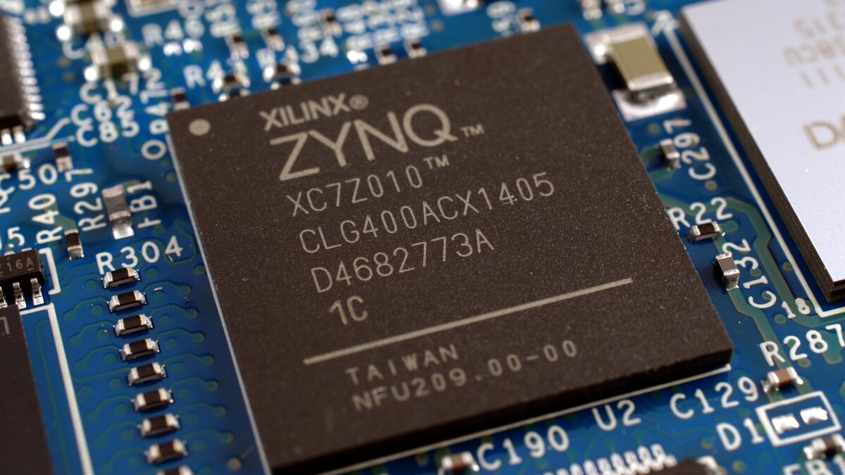An Adapteva Parallella development board with an AMD/Xilinx Zynq FPGA SoC, representative of the hobbyist hardware the Vivado free tier targets.